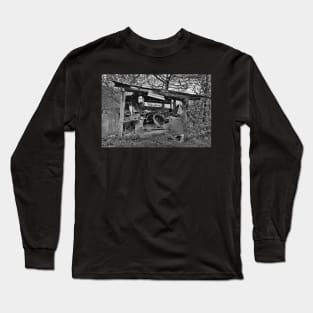 Derelict Storage Shed Long Sleeve T-Shirt